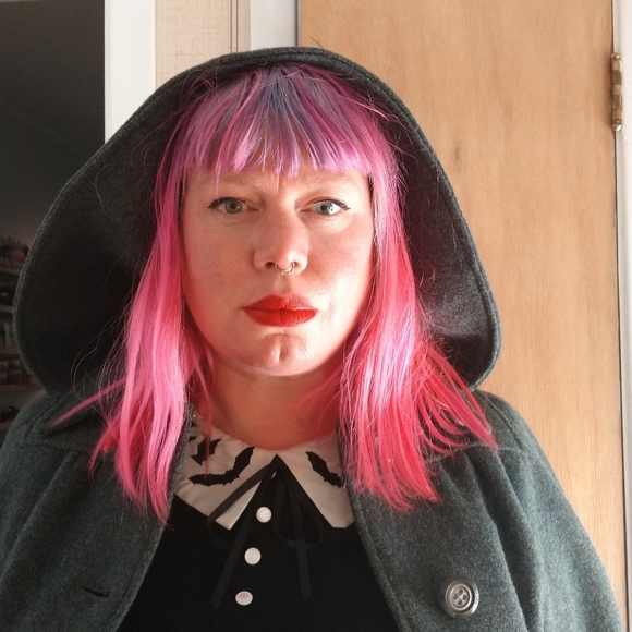 Meet your Posher, Natasha - Picture 2 of 5